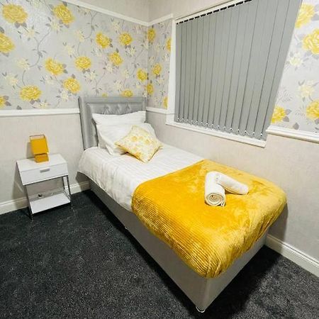 Alder House - A Modern Vibrant 4 Bedroom House Marston Green Экстерьер фото