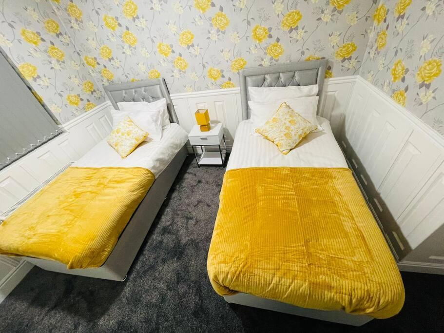 Alder House - A Modern Vibrant 4 Bedroom House Marston Green Экстерьер фото
