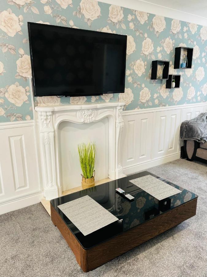 Alder House - A Modern Vibrant 4 Bedroom House Marston Green Экстерьер фото