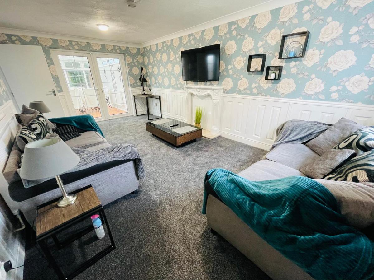 Alder House - A Modern Vibrant 4 Bedroom House Marston Green Экстерьер фото