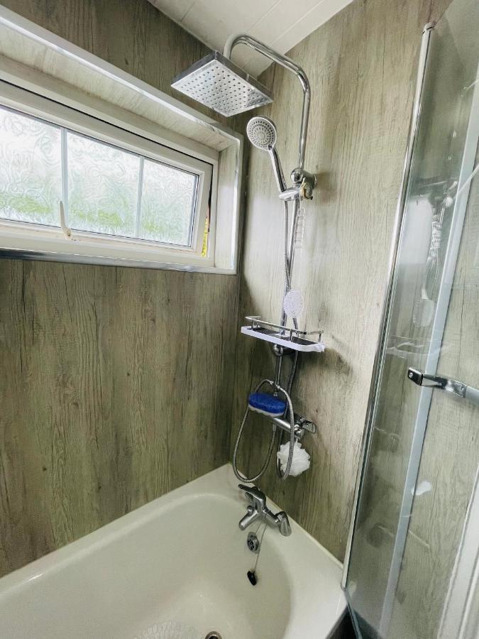 Alder House - A Modern Vibrant 4 Bedroom House Marston Green Экстерьер фото