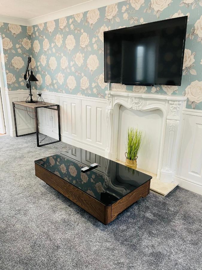 Alder House - A Modern Vibrant 4 Bedroom House Marston Green Экстерьер фото